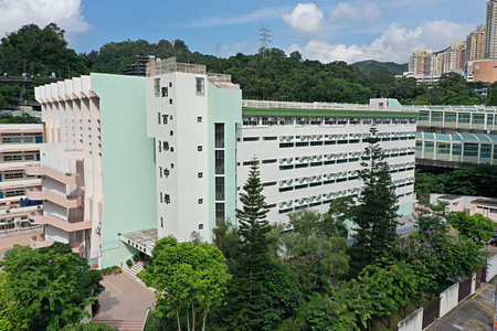 東莞工商總會劉百樂中學 外观